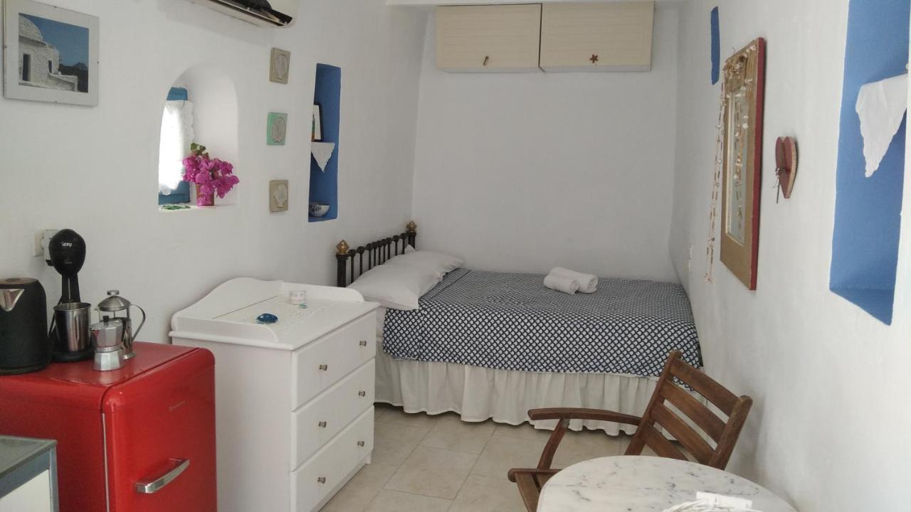 Traditional Renovated House In The Centre Of Anafi Exterior photo